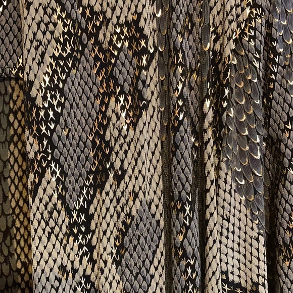 Blazer - Picture 3 of 5